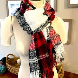 Adorable Plaid Scarf